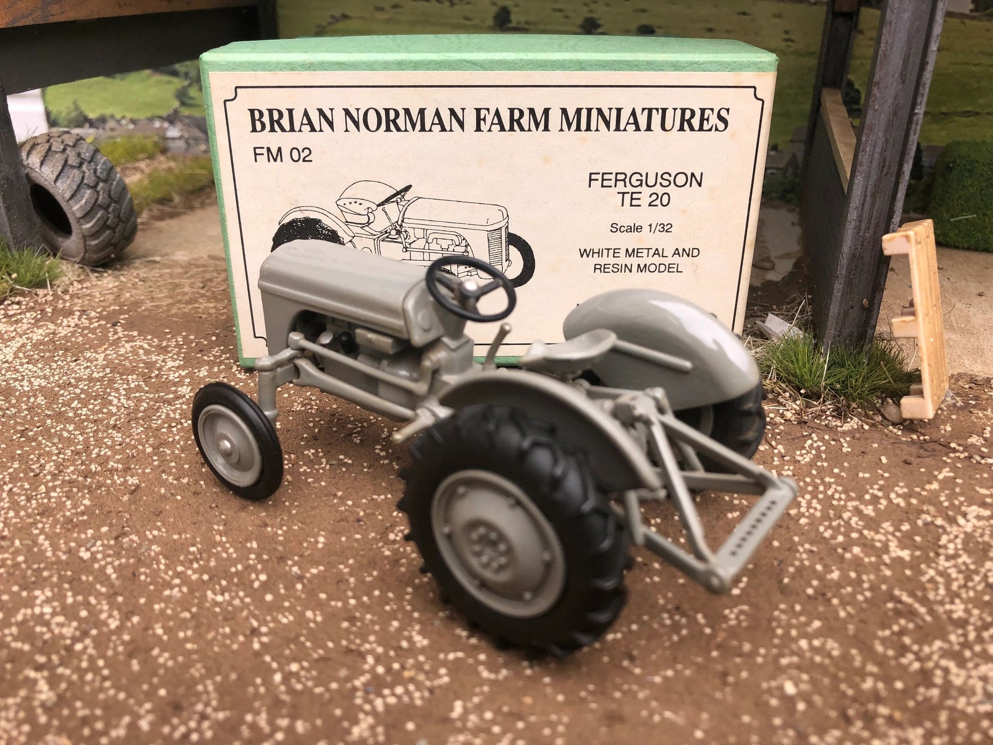 Brian Norman Ferguson TE 20 Tractor Limited Edition 1:32 scale Image 4