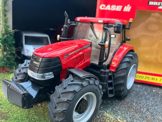 Britains CASE IH Puma 210 Tractor 1:32 scale boxed 42303 Image