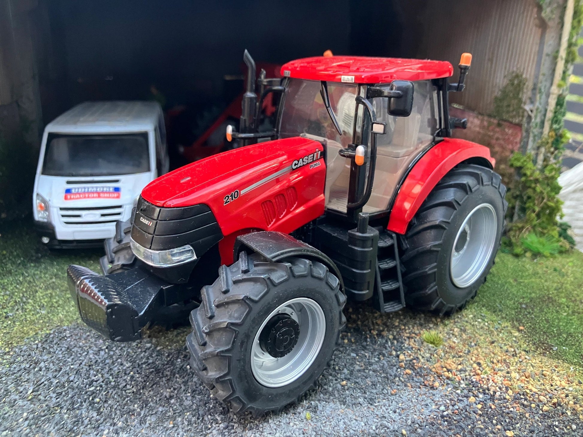 Britains CASE IH Puma 210 Tractor 1:32 scale boxed 42303 Image 3