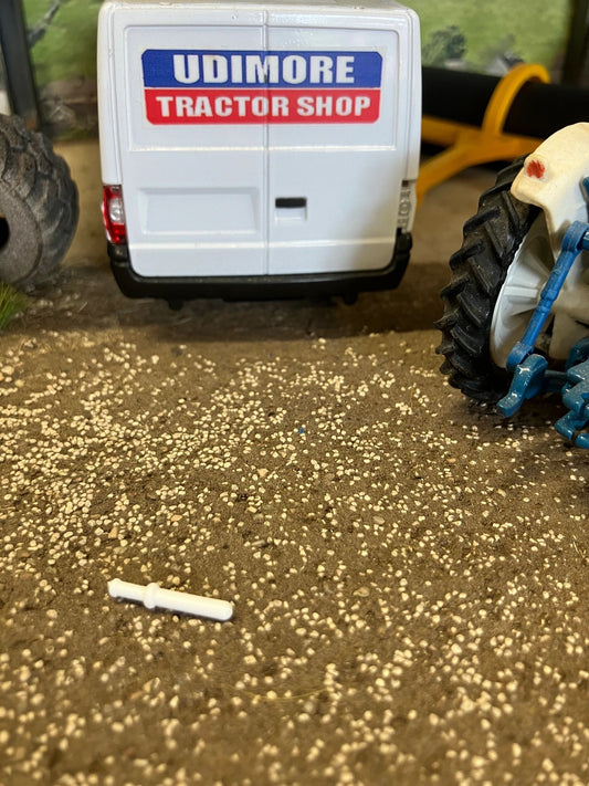 Britains Draw bar pin tow bar Ford 5000 super major Fordson DDN E27 Major Massey Ferguson 135 Tractor 1:32 scale Image 2