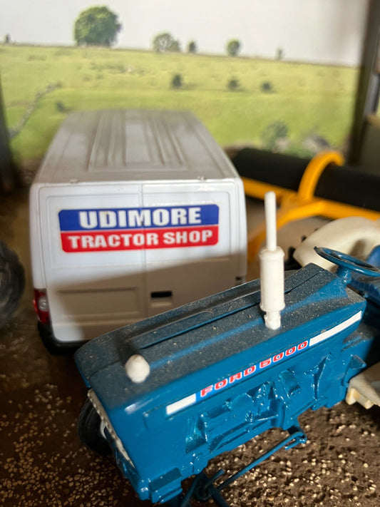 Britains Ford 5000 Tractor exhaust and air filter cleaner set 1:32 scale Image