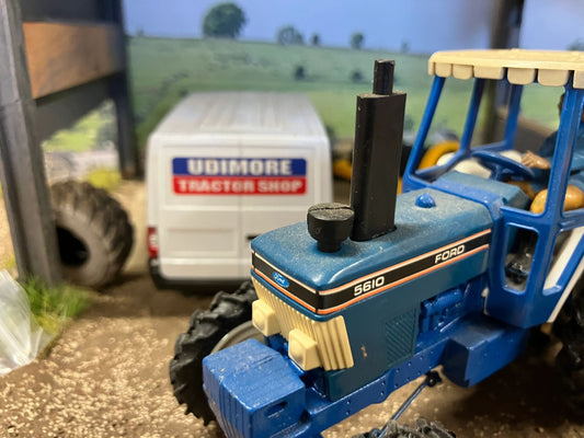 Britains Ford 5610 7710 TW20 Tractor exhaust and air filter cleaner set 1:32 scale Image