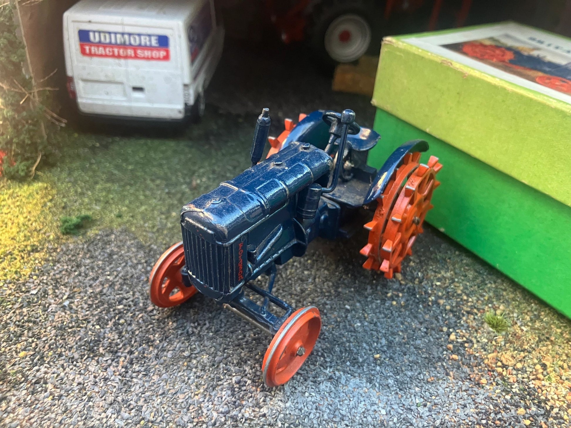Britains Fordson Major Spud wheels 1:32 scale boxed 127F Image 5