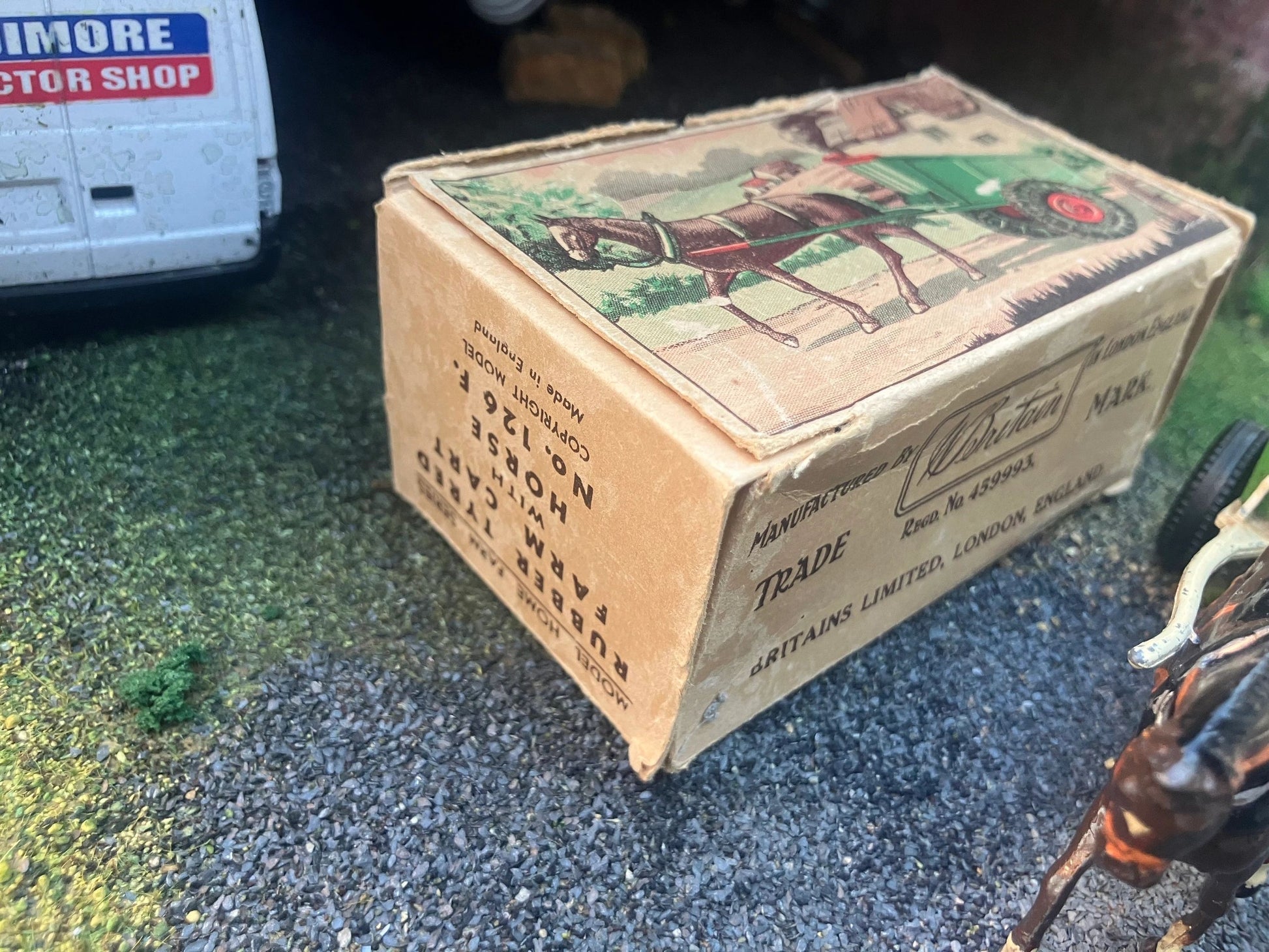 Britains Rubber Tyred Farm cart & horse 1:32 scale boxed 126F Image 5