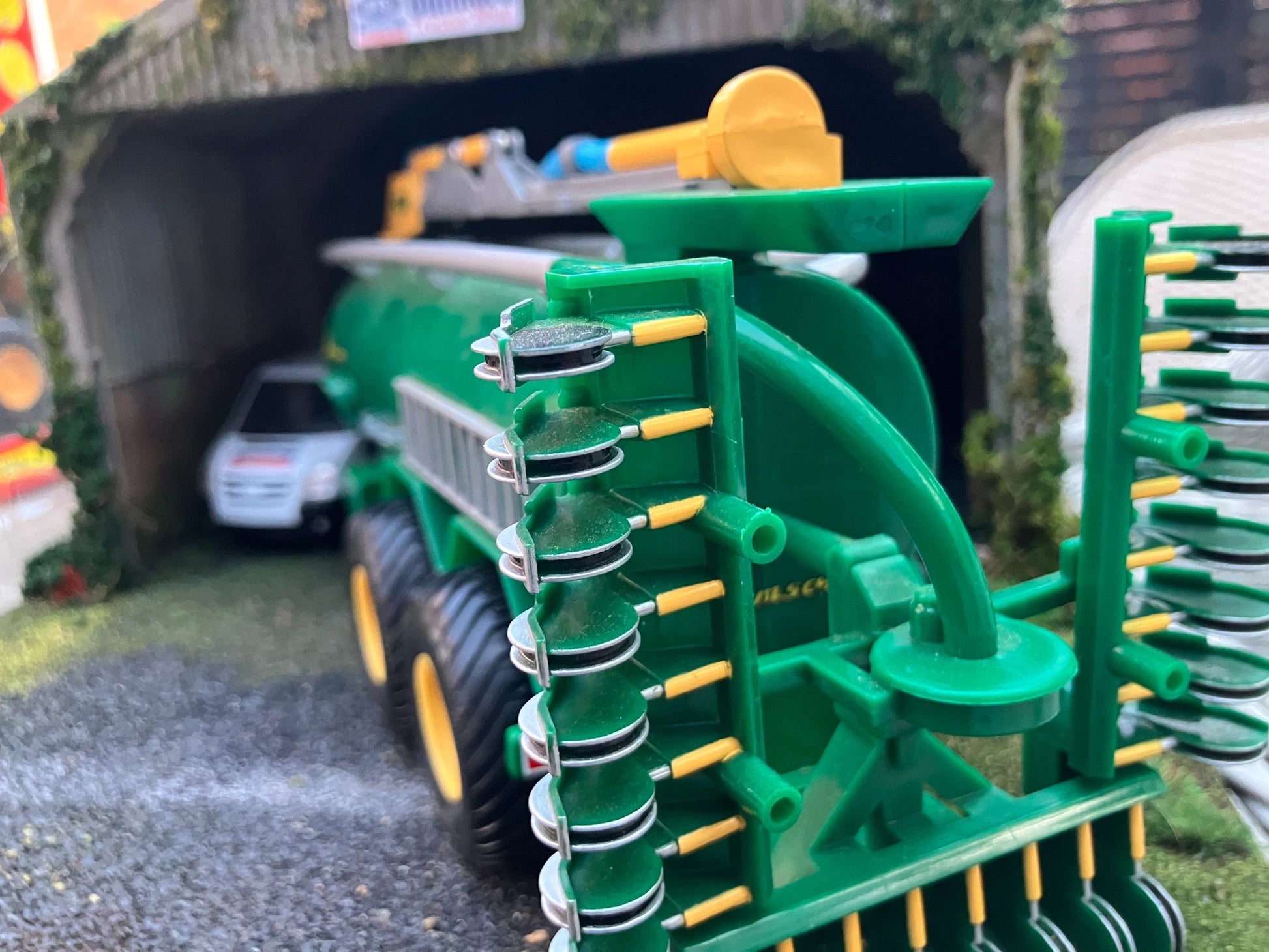 Britains Samson Slurry Tanker and Slurry Injector 1:32 scale boxed 40718 Image 5