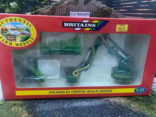 Britains Spearhead Orbital reach mower 1:32 scale boxed 00048 Image