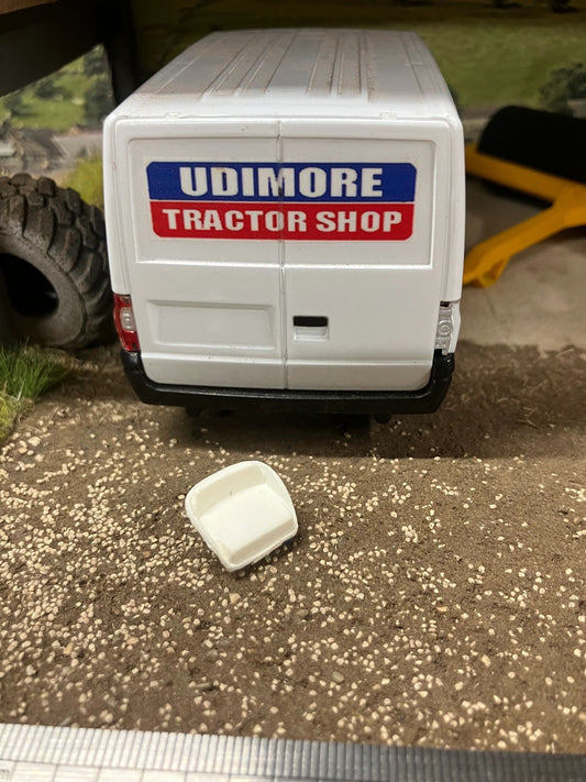 Britains White Tractor Driver Seat Massey Ferguson 135 1:32 scale Image