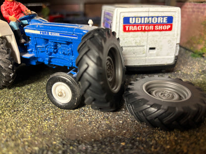 04238 Set of 2 Rear wheels 4wd Artisan32 farm machinery 1:32 scale Britains Ford 5000 6600