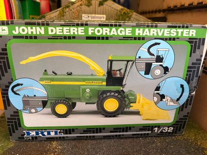 RARE ERTL John Deere 6850 Forage Harvester – 1:32 Scale Boxed Complete – No. 5129