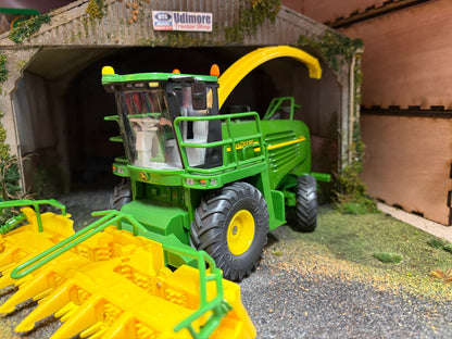 Siku 4056 John Deere 7500 Forage Harvester 2003 1:32 Scale – Boxed Obsolete