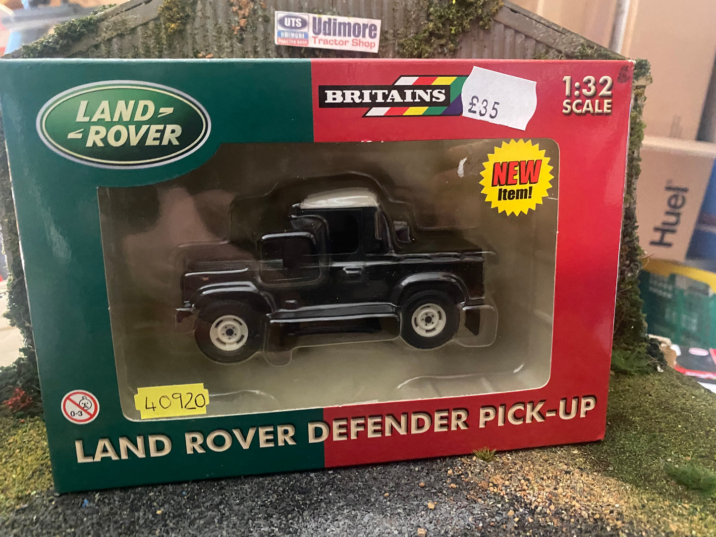 Britains Land rover Defender Pick up 1:32 scale  obsolete 40920