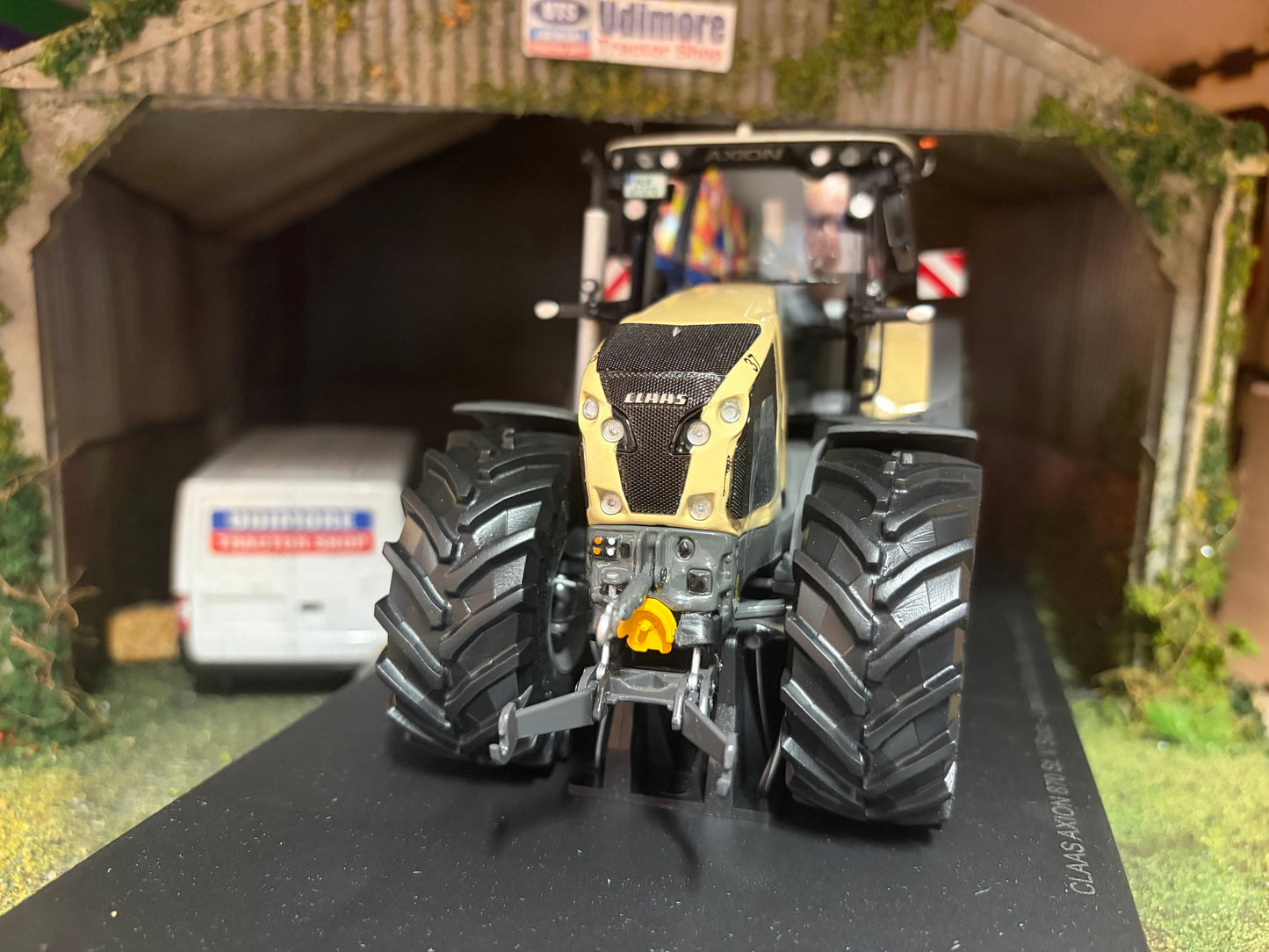 Limited Edition Claas Axion Stotz Tractor 1:32 scale Boxed ROS