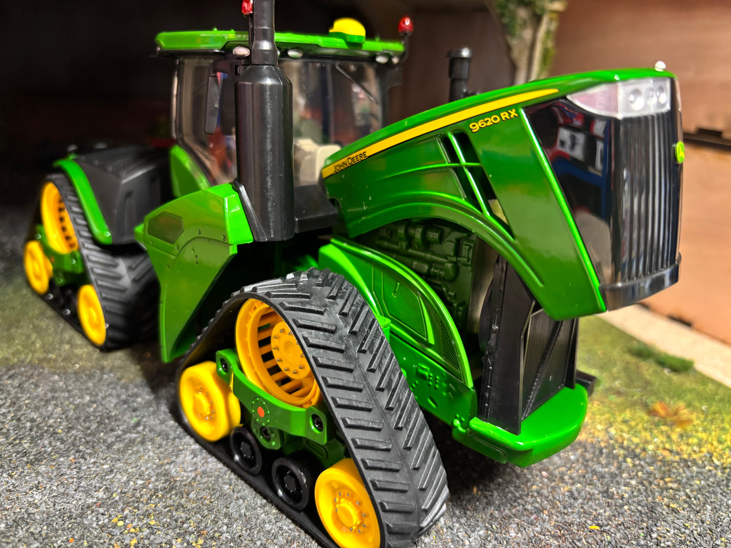 Wiking John Deere 9620RX tracked tractor 1:32 scale Boxed Precision model tracks