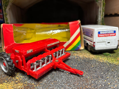 9577 Britains Massey Ferguson 130 Seed Deill 1:32 BOXED obsolete