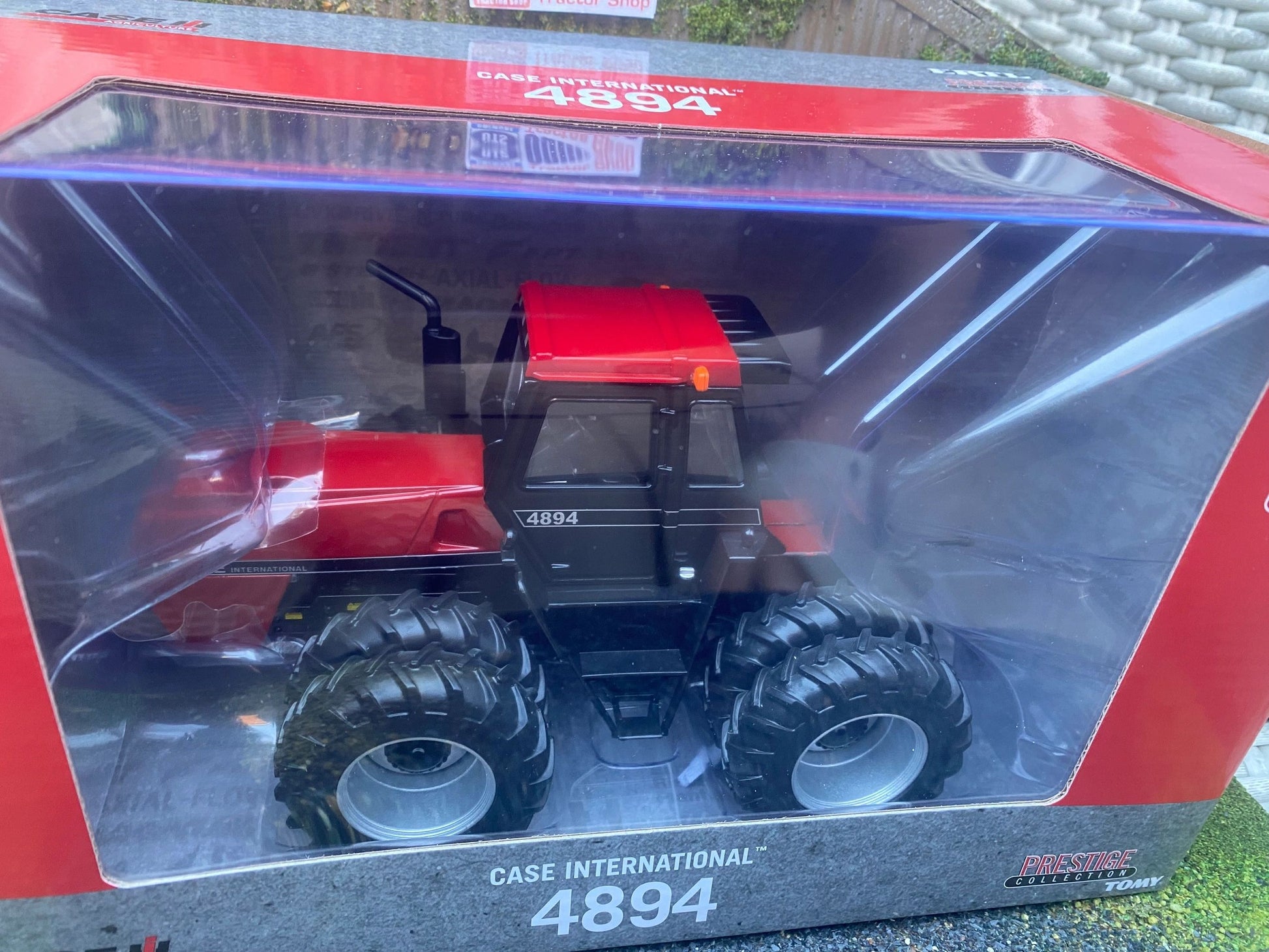CASE International 4894 Prestige Tractor duals 1:32 scale ERTL 44273 Image 3