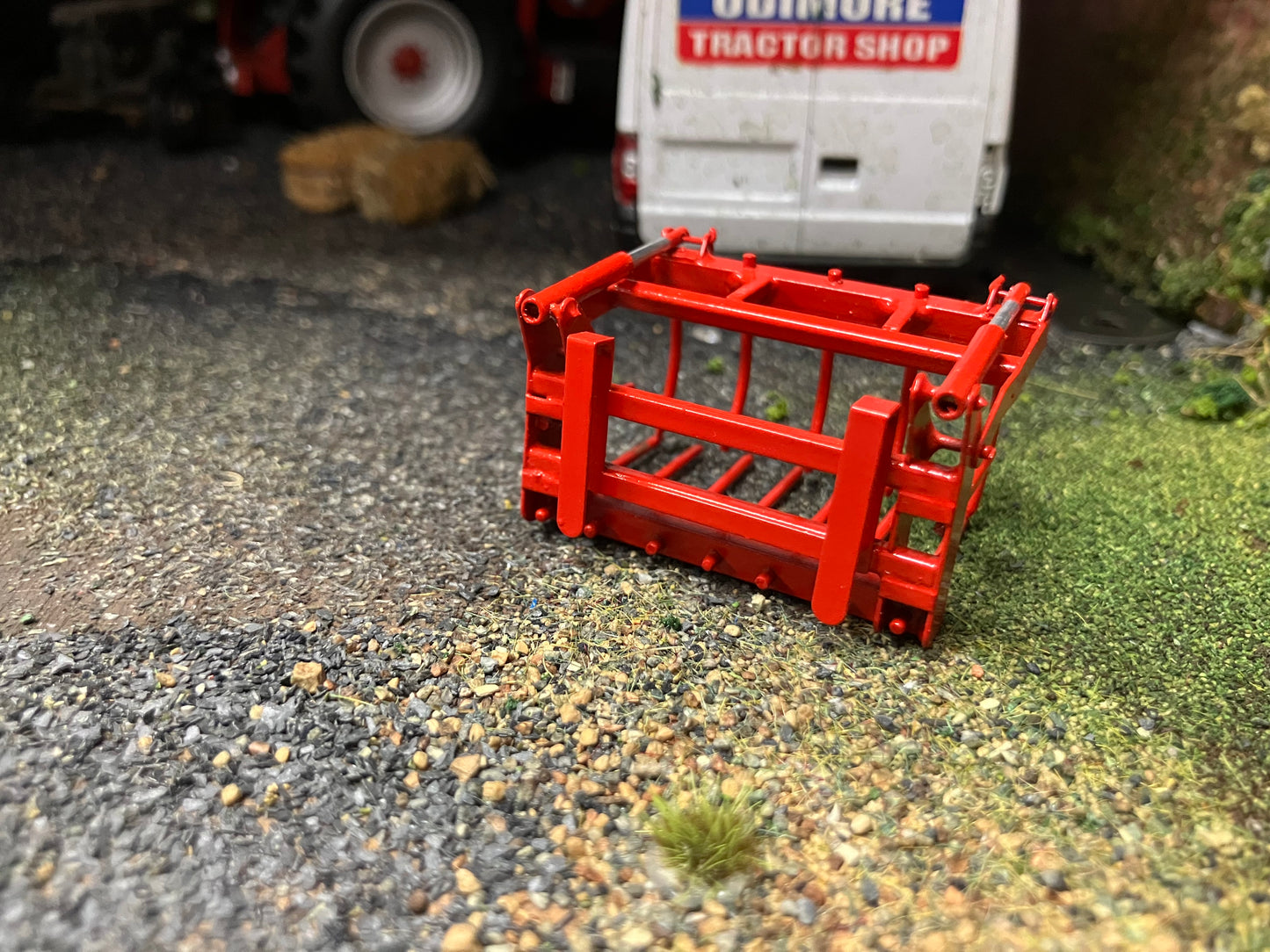 BRASS Scratchbuilt TIne SIlage Muck Grab 1:32 scale Handbuilt Brass Perfect 32 loader