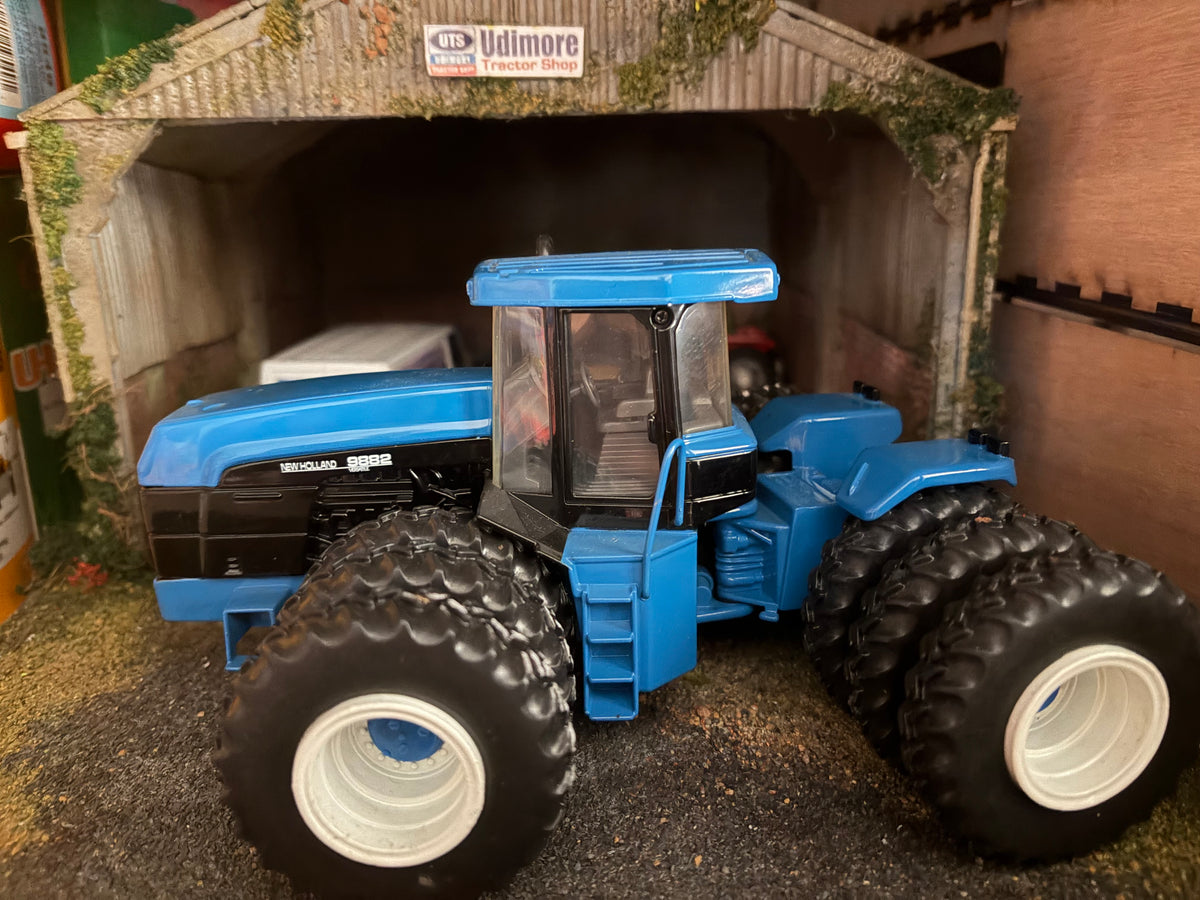 RARE ERTL New Holland 9882 4WD Tractor Triple Wheels Collector's Edition – 1:32 Scale Boxed