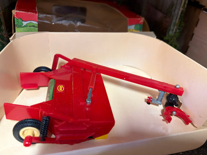 Britains Vicon Grass Mower Rainbow Box 1:32 Scale Obsolete - 9531