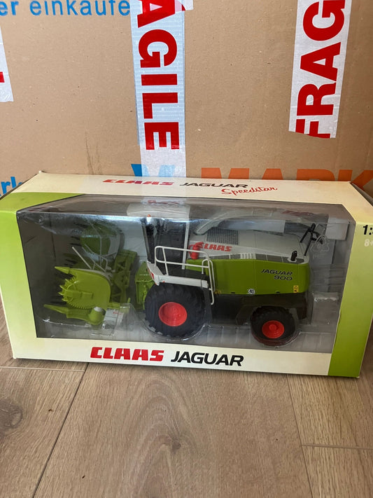 CLAAS Jaguar 900 Speedster Forage Harvester with RU600 pick up header Limited Edition 1:32 scalea Image