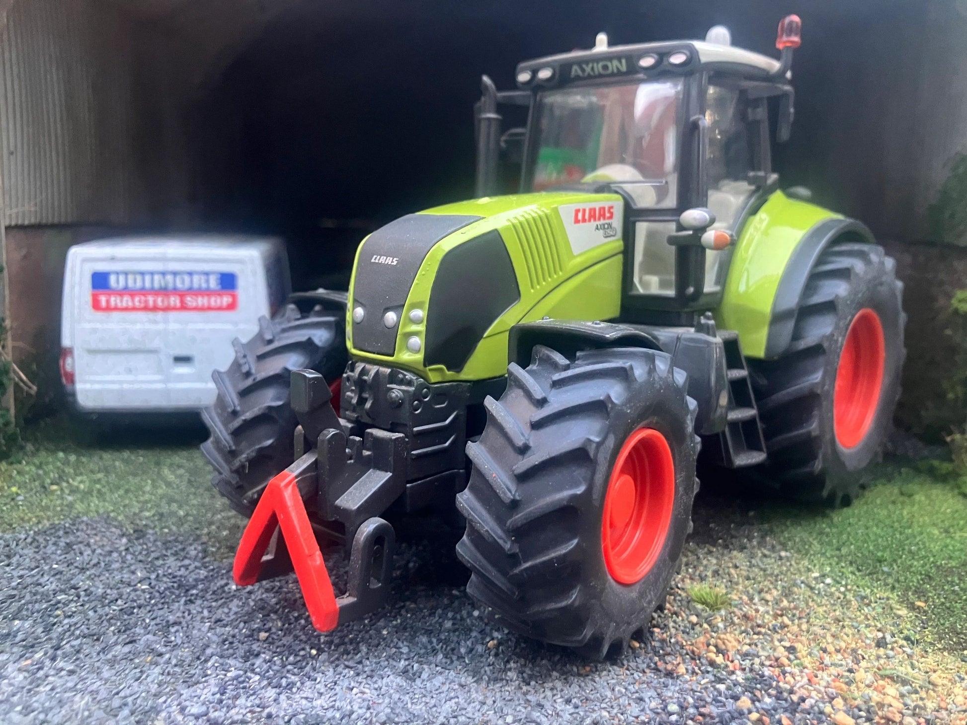 Claas Axion 850 Tractor 1:32 BOXED Siku Image 5