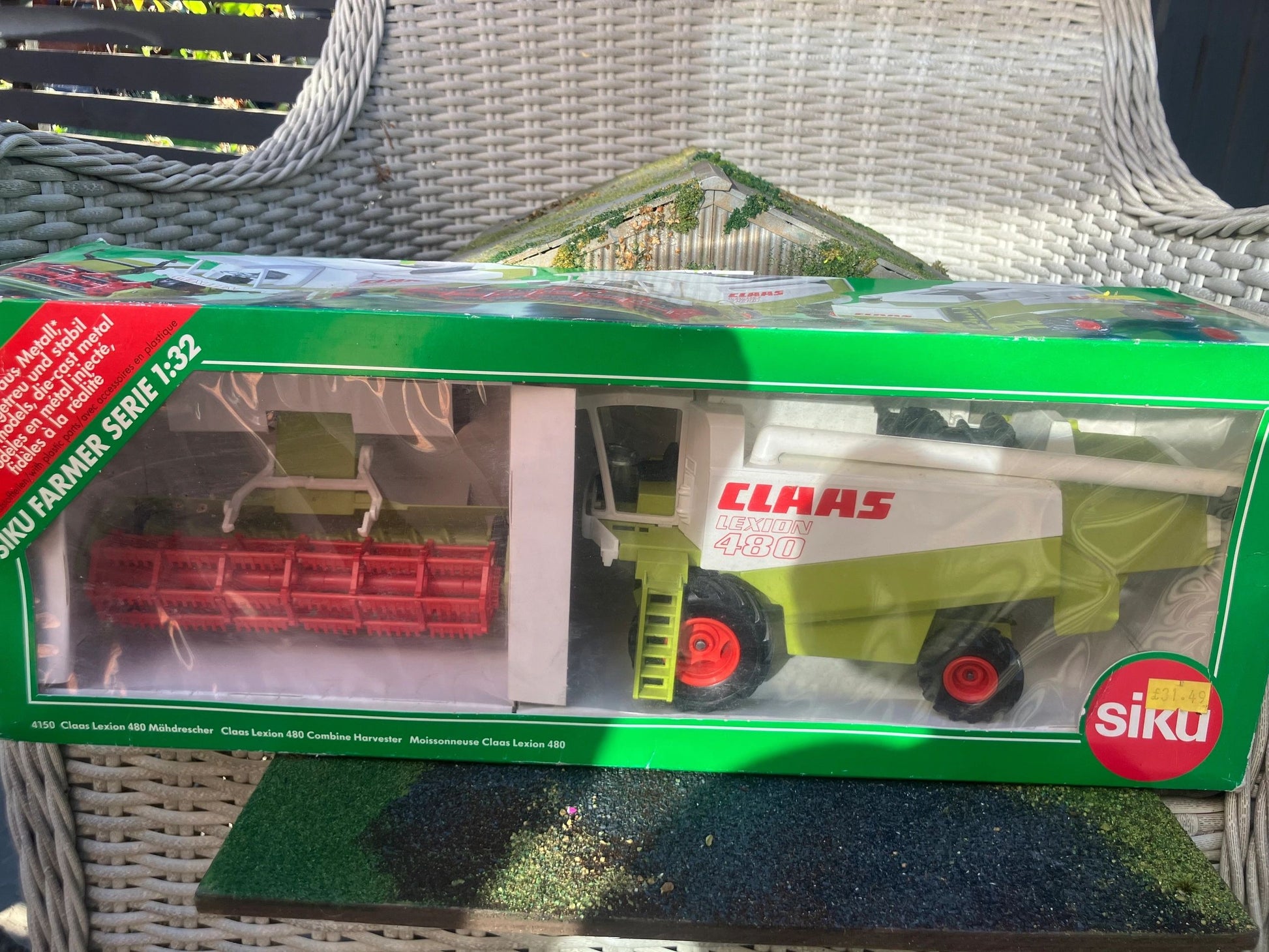 Claas Lexion 480 Combine Harvester 1:32 scale Boxed Universal Hobbies Image 6
