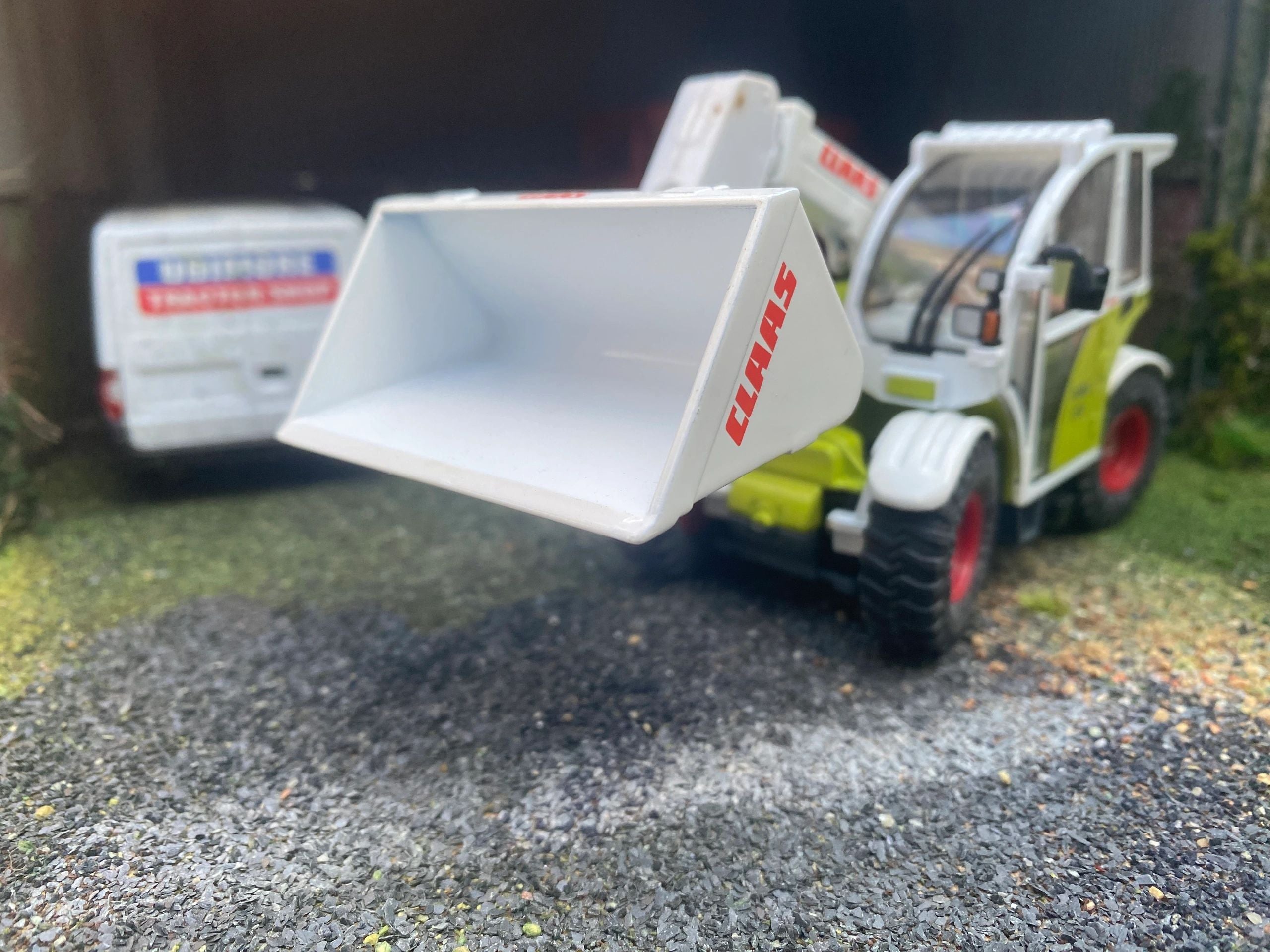 Claas Targo C50 Telehandler wheel loader 1:32 scale boxed Siku