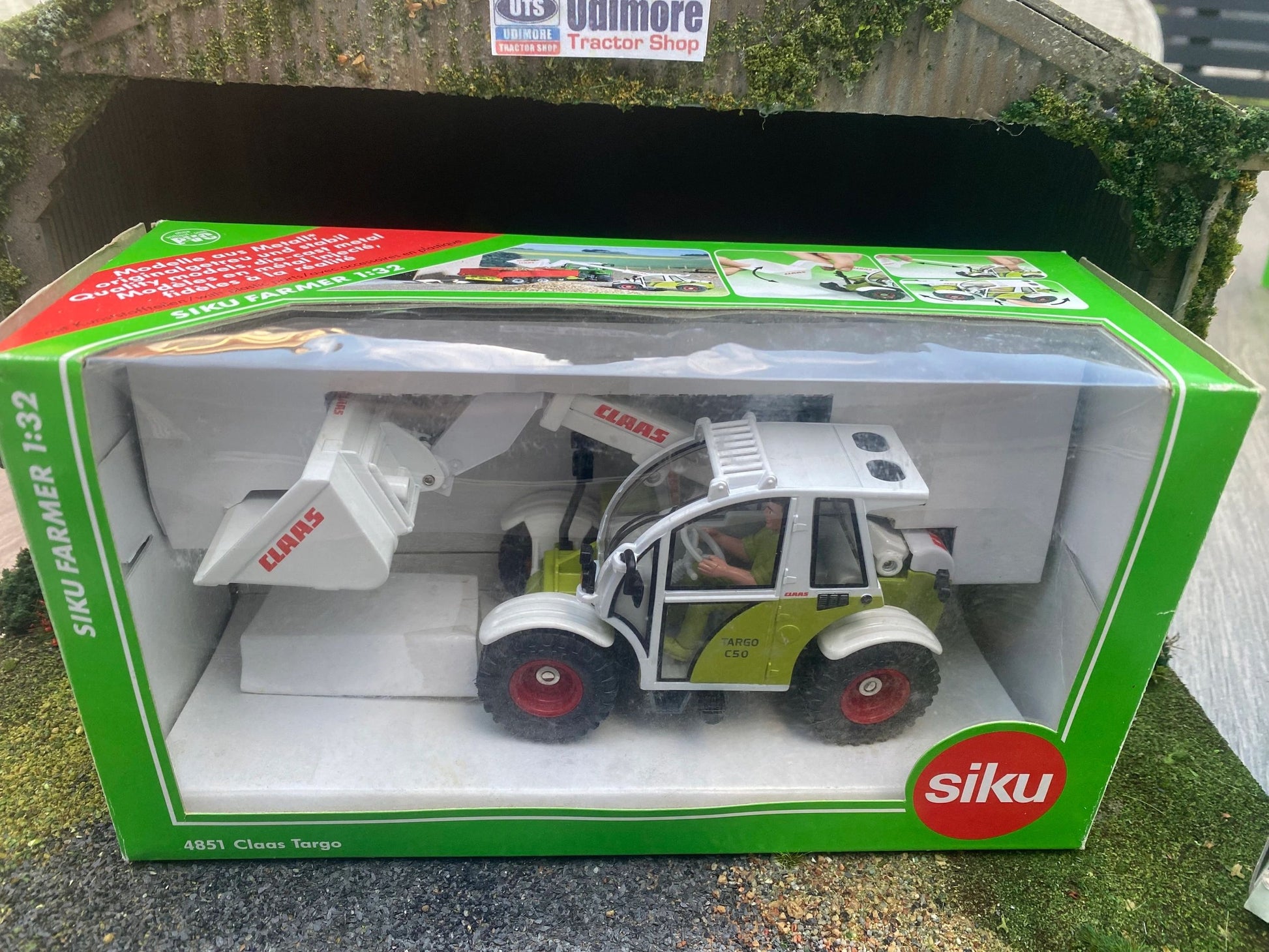Claas Targo C50 Telehandler wheel loader 1:32 scale boxed Siku 4851 Image 4