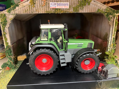 Weise Toys Fendt 824 Tractor NEW boxed in 1:32 scale (1996-2000 model)