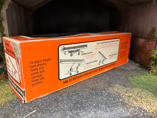 9564 Britains Elevator 1:32 scale obsolete straw box Vintage