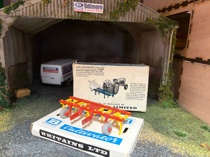 9536 Vintage Britains Red Cultivator Early Box 1:32 Scale Boxed Obsolete