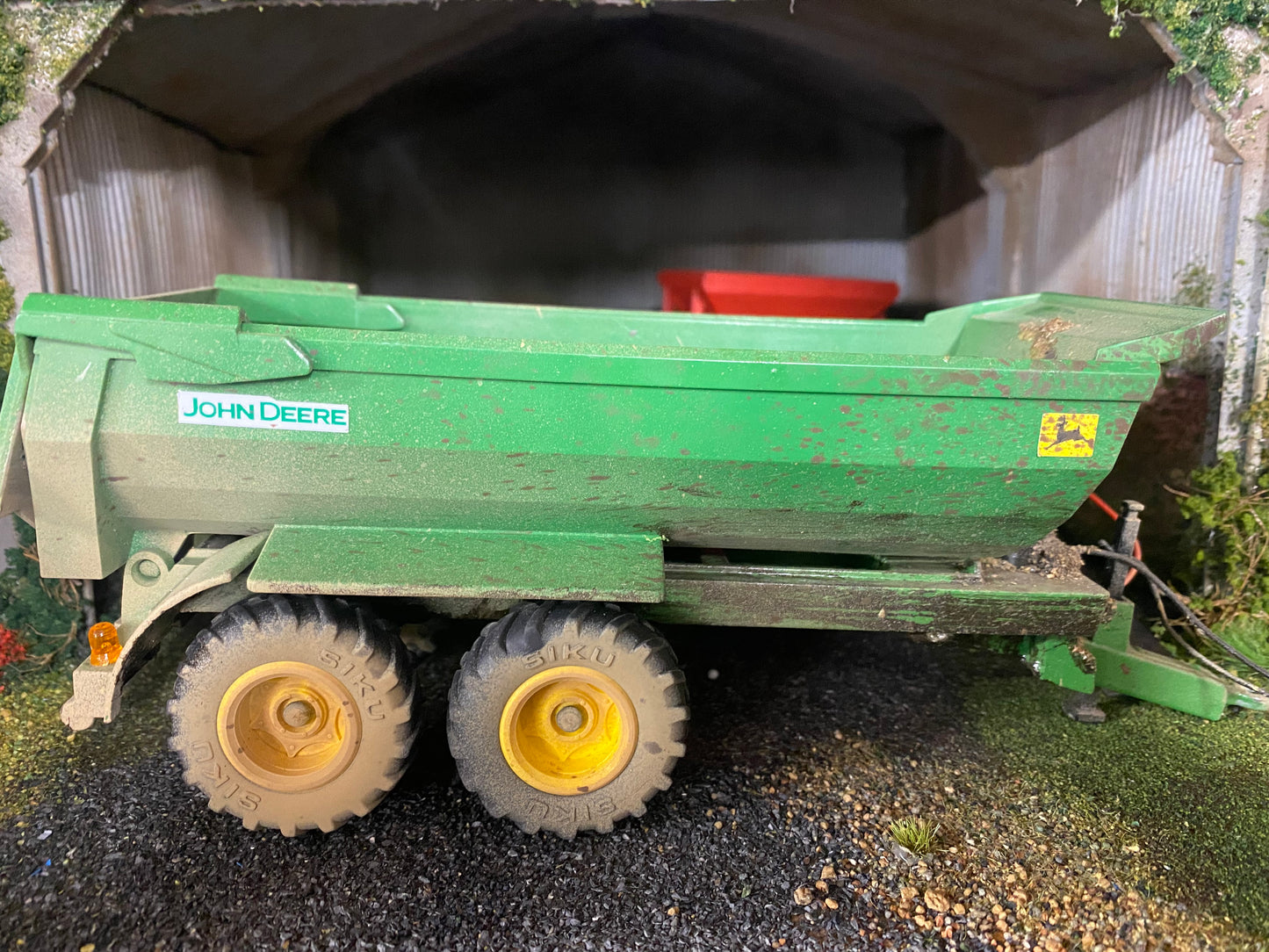 Weathered John Deere tipping Trailer conversion 1:32 scale BOXED