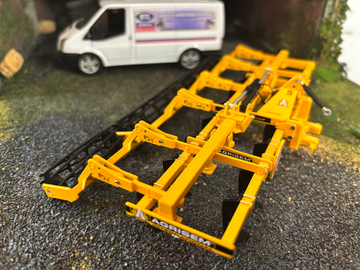 REP027 Replicagri Agrisem Agromulch 1:32 scale Boxed