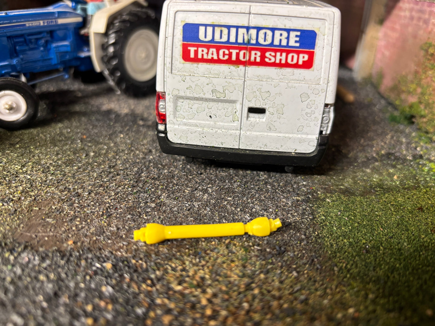 04535 Telescopic adjustable PTO Shaft 43mm - 55mm Gimbal Artisan32 Tractor farm machinery 1:32 scale