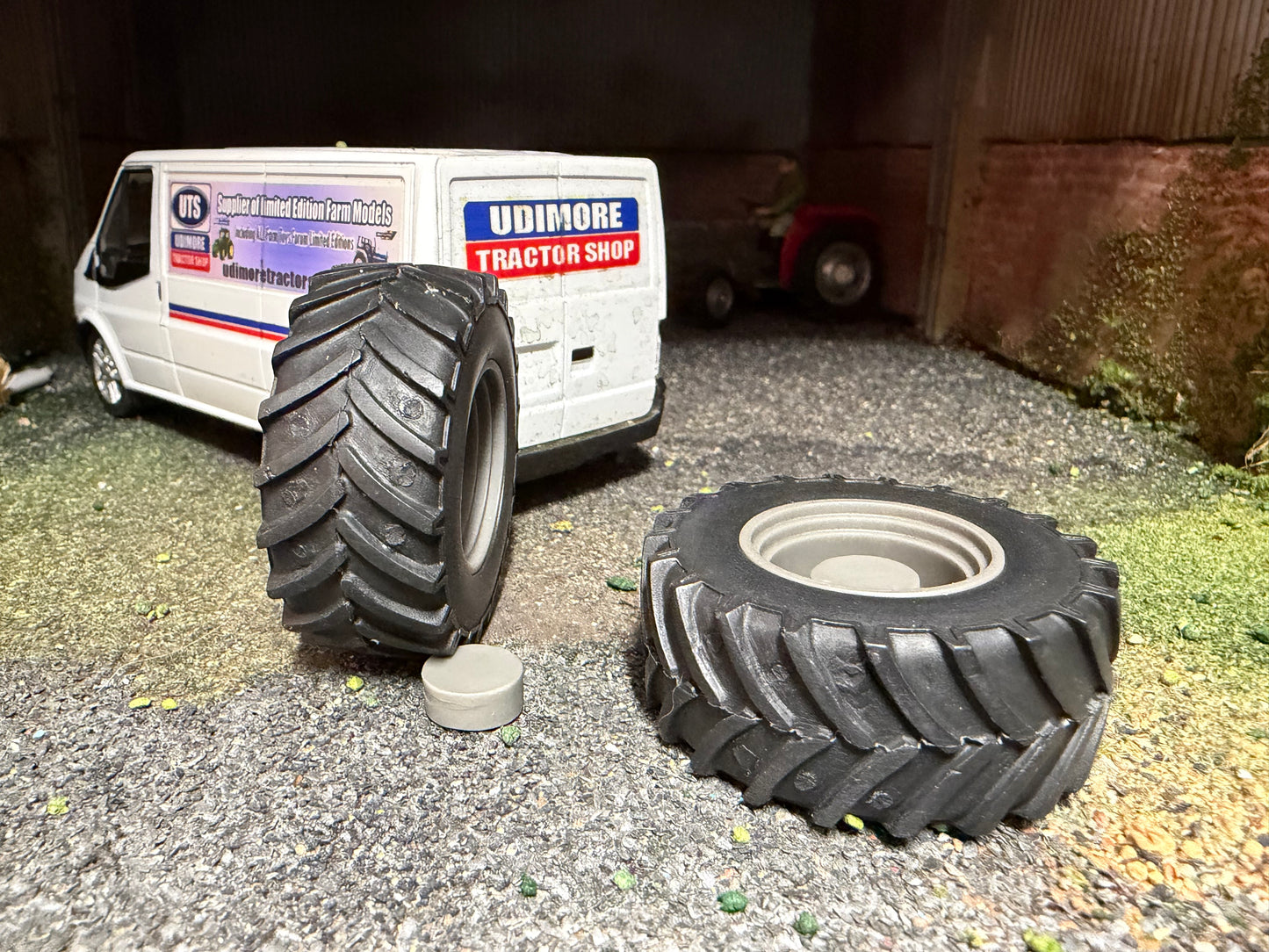 04271 G pair of 4wd Tractor Front wheels 47mm x 20mm  Artisan32 farm machinery 1:32 scale