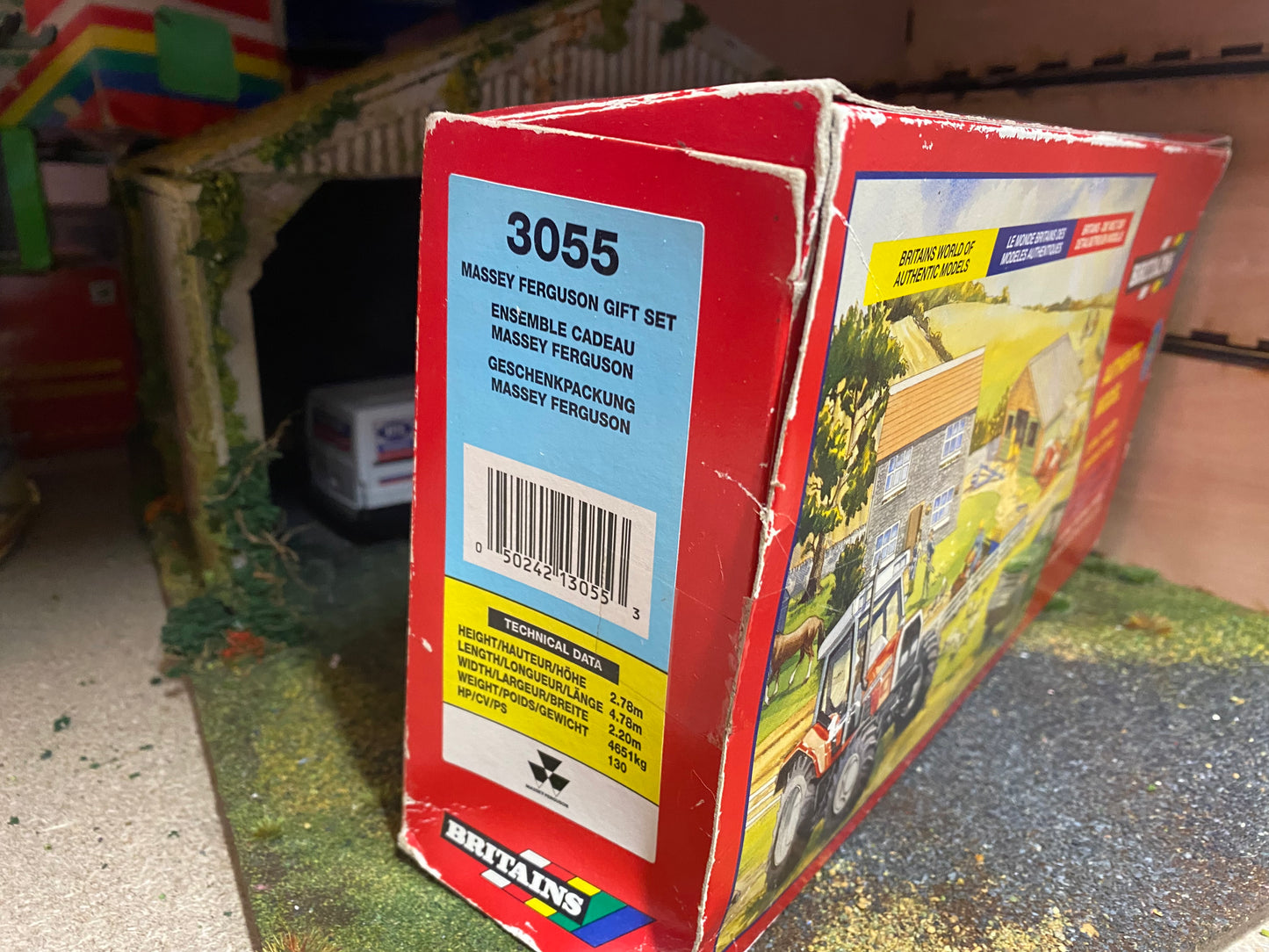 3055 Vintage Britains Massey Ferguson 6180 Tractor Trailer gift set 1:32 scale boxed obsolete