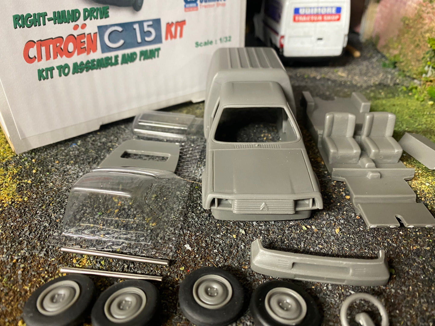 Citroen C15 van RIGHT hand drive Kit Artisan32 farm machinery 1:32 scale 01106EV