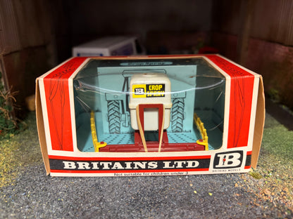9548 Britains VINTAGE Crop Sprayer straw box 1:32 scale BOXED  Obsolete MIB