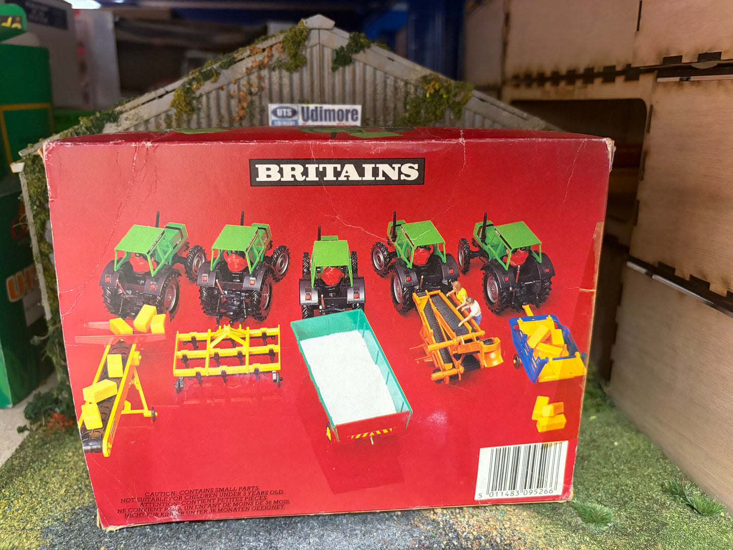 Vintage Britains Deutz DX92 Tractor 9526 Original rare Rainbow Box Obsolete 1:32 Scale (1985)