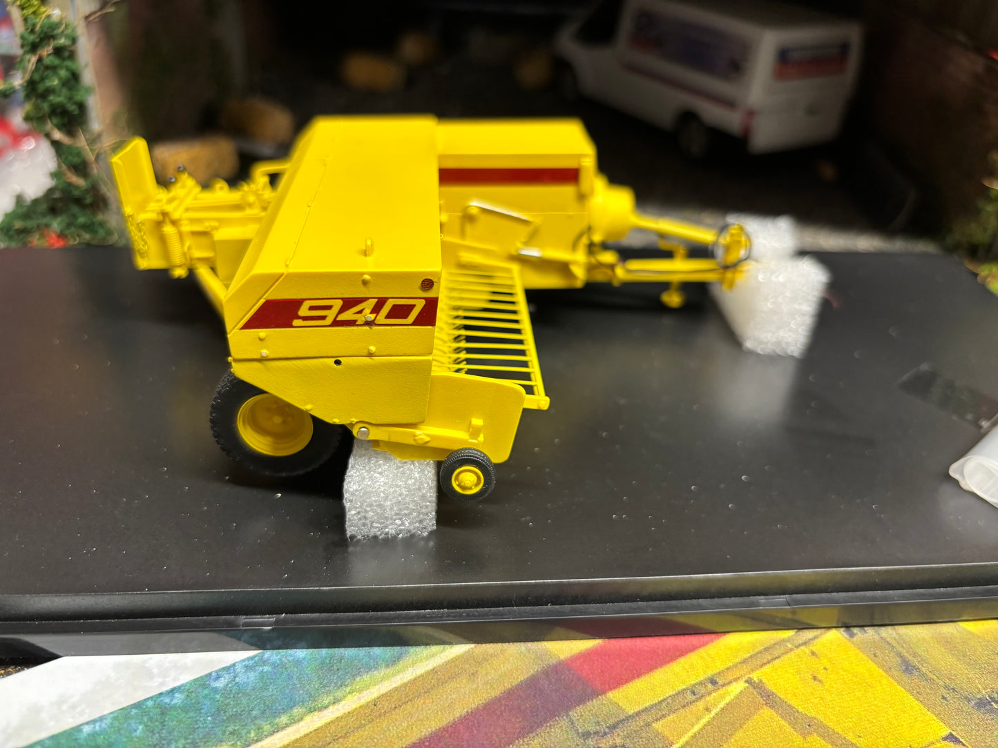 New Holland 940 Hayliner Baler Limited Edition 1:32 scale VKA Models