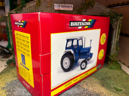 Britains 42197 Ford 7000 Tractor 2007 Version 1:32 Scale – Boxed Obsolete