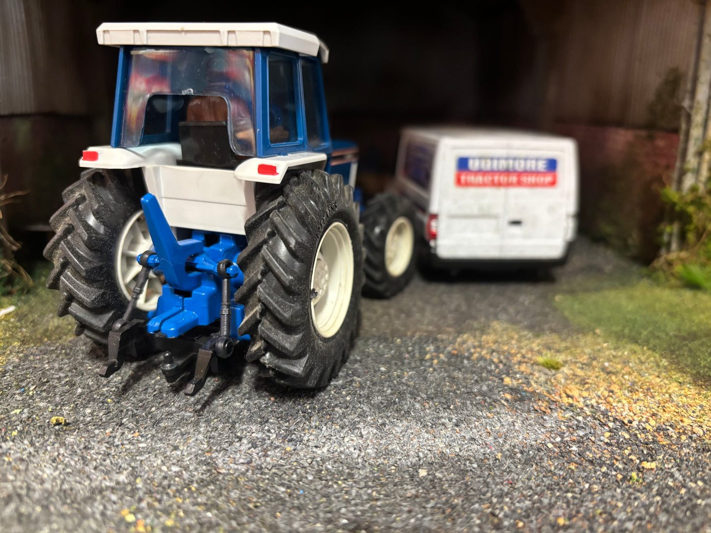 9527 Britains Ford 5610 Tractor obsolete VINTAGE