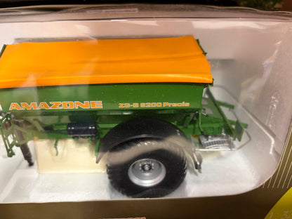RARE Universal Hobbies UH2593 Amazone ZG-B 8200 Precis Spreader 1:32 – Boxed Obsolete