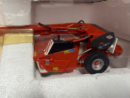 RARE Universal Hobbies UH2618 KUHN FC 303 GC Mower Conditioner 1:32 Scale – Boxed Obsolete