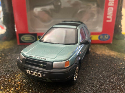 Britains Land rover Freelander Green with soft top 1:32 scale  obsolete 09484