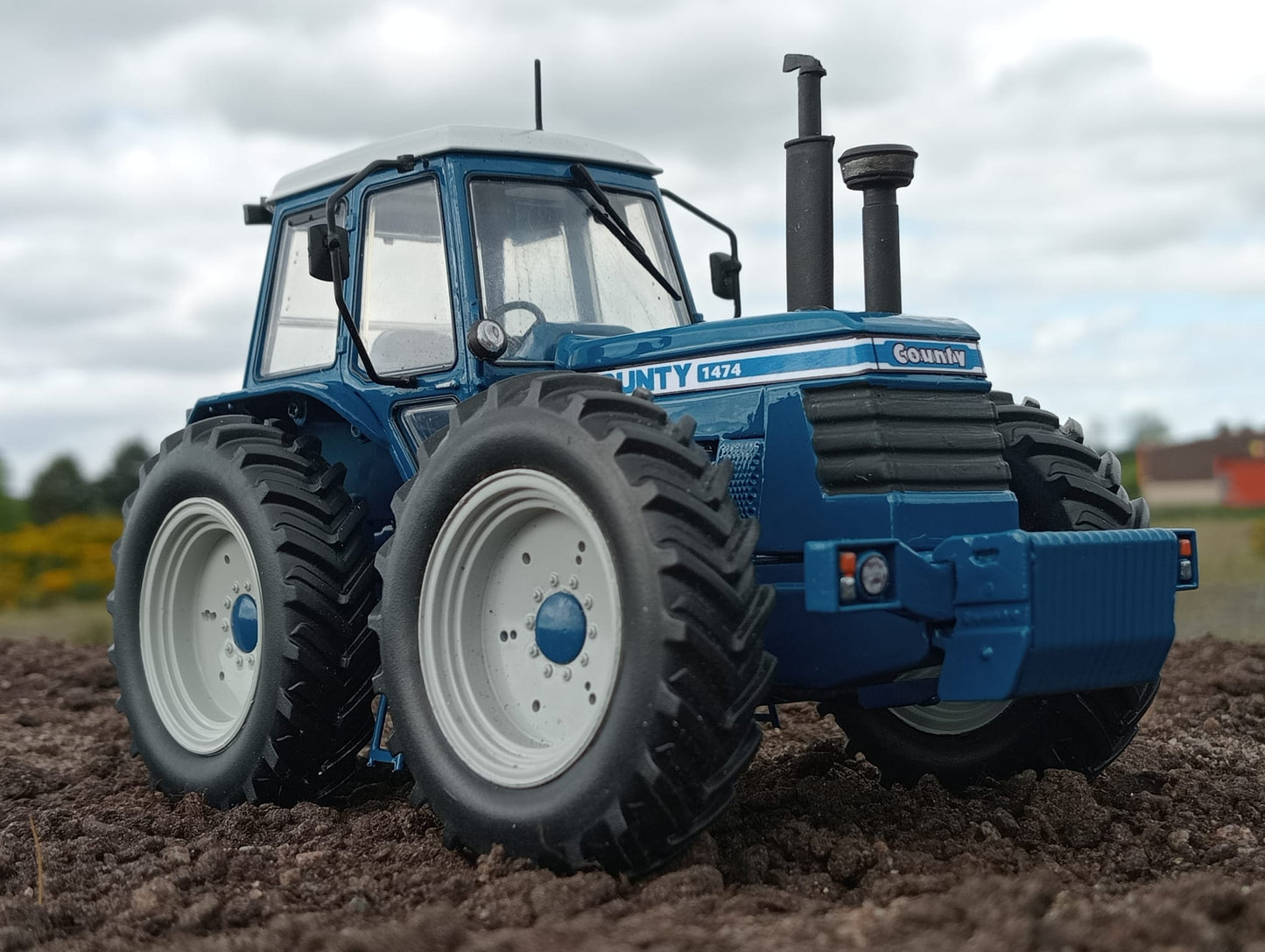 TAB MODELS Ford County 1474 Shortnose Tractor 1:32 scale UH Due 12th May