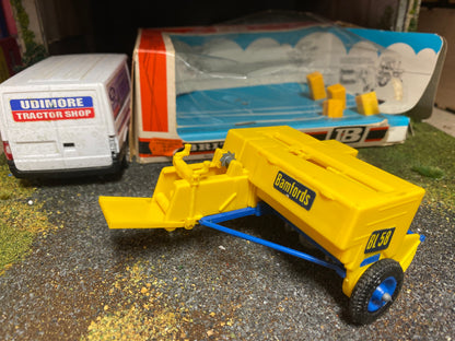 9556 Vintage Britains Bamford New Holland Baler 1:32 scale obsolete
