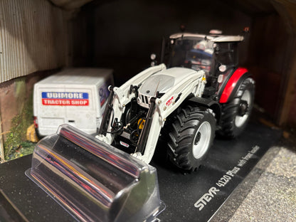 Universal Hobbies Steyr 4120 Plus Tractor with Front Loader 1:32 scale Boxed 6823