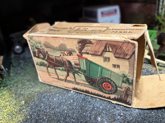 126F Vintage Britains Rubber Tyred Farm Cart with horse 1:32 scale obsolete