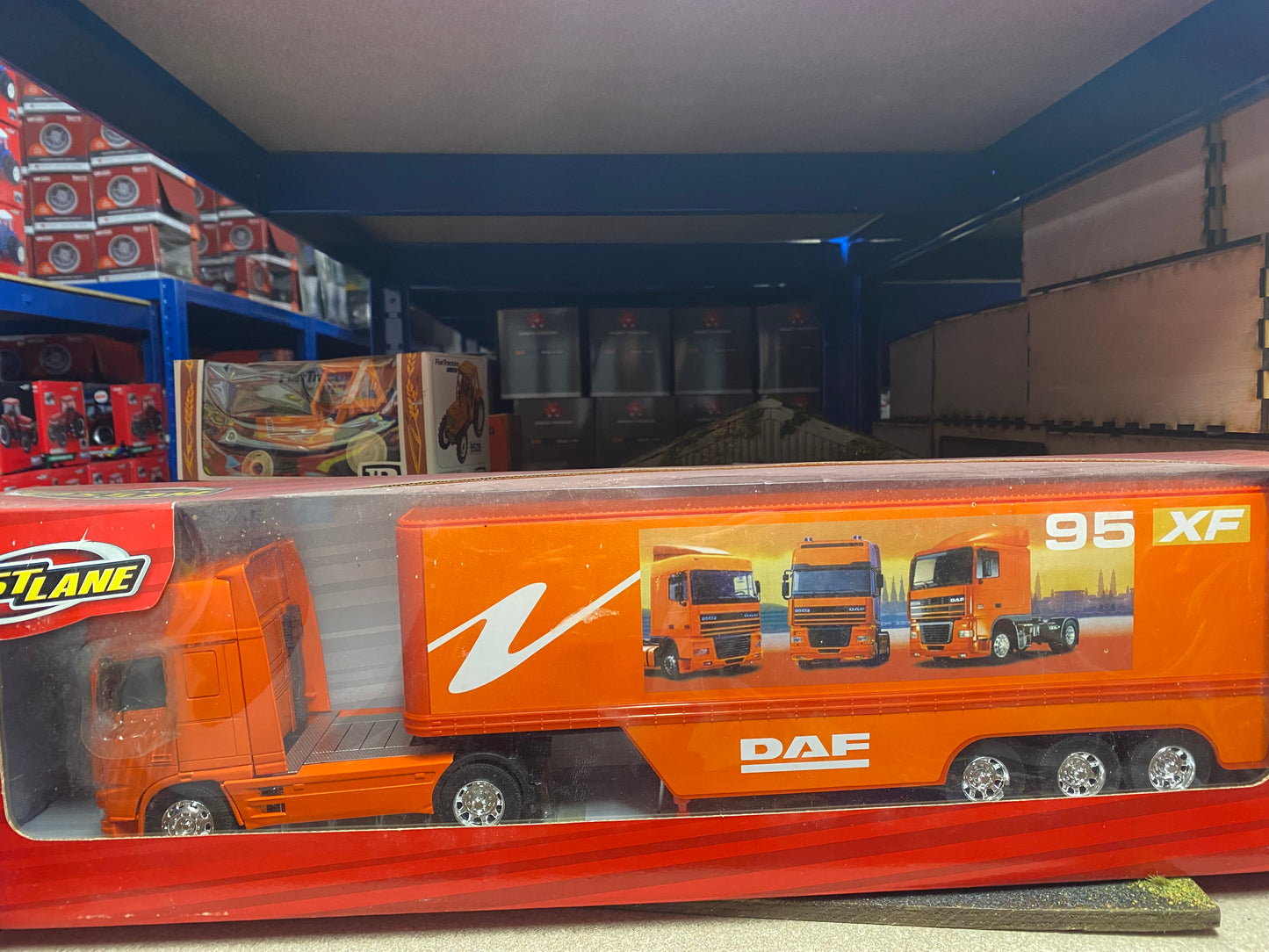 Fast Lane Toys R Us DAF Truck Transporter 1:32 scale boxed OBSOLETE 2007