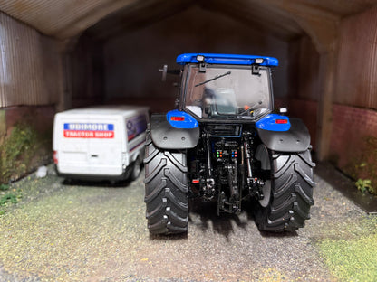 Limited Edition New Holland TM 190 Gen 1 Tractor with front linkage 1:32 scale Boxed ROS